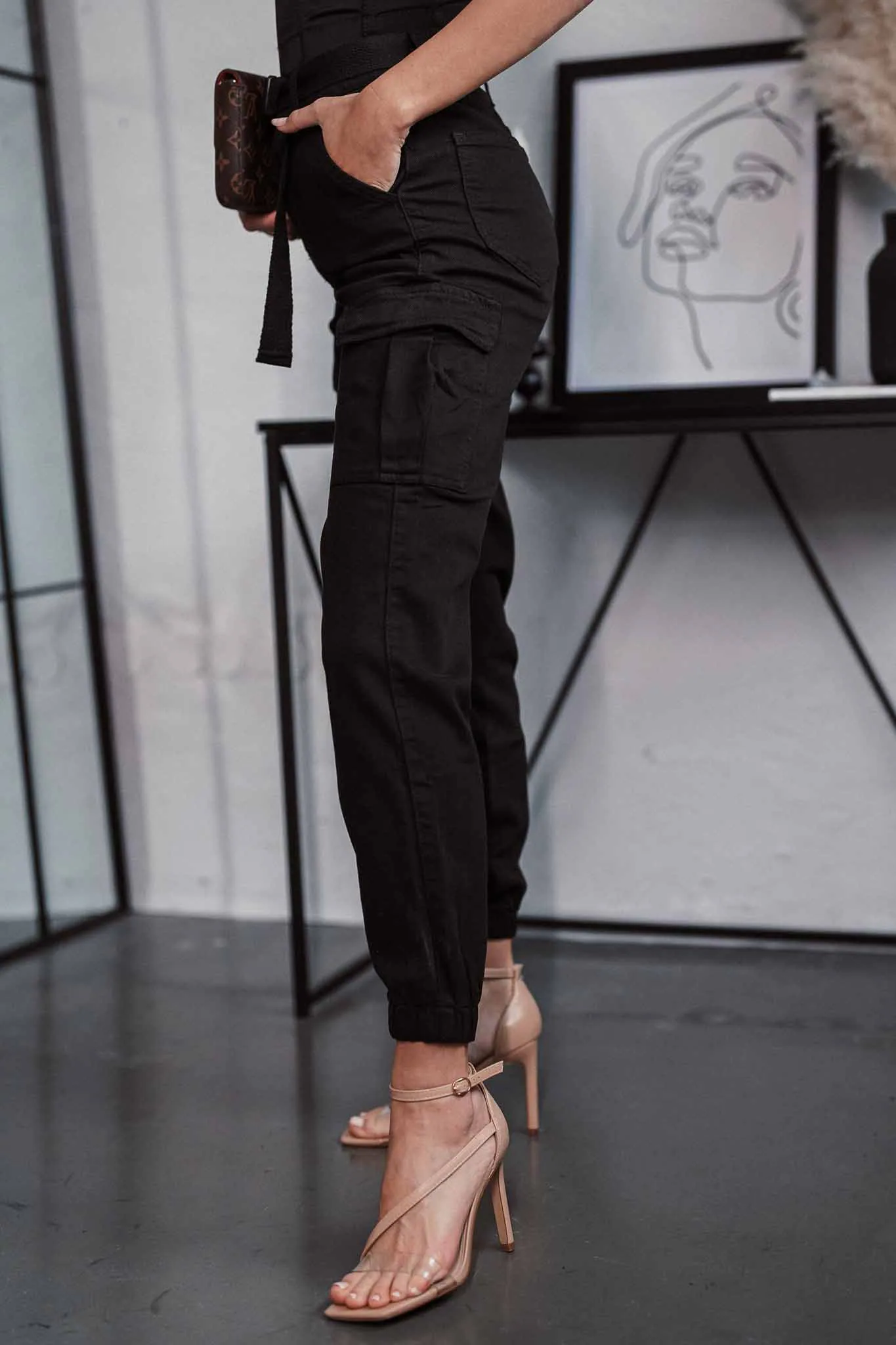 cargo-joggers-hlace-crne-2