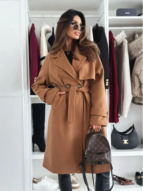 keira-plasc-camel-1