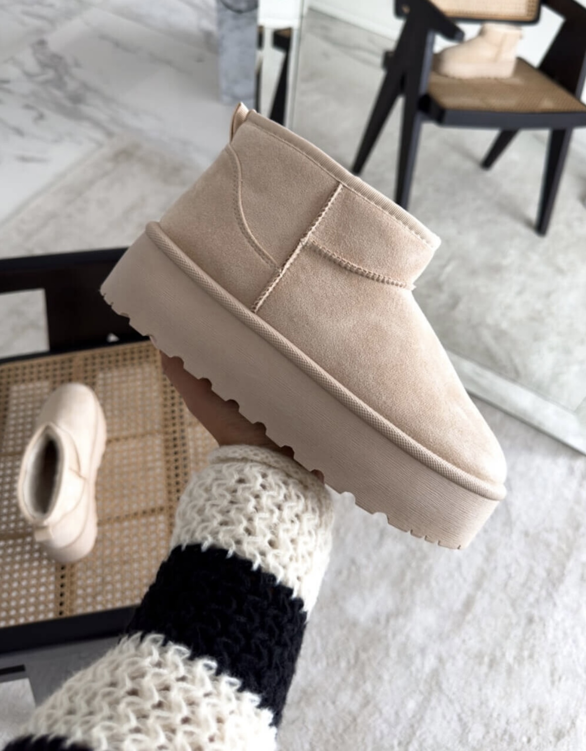 Gležnarji in škornji