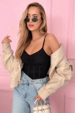 Calyra top črn