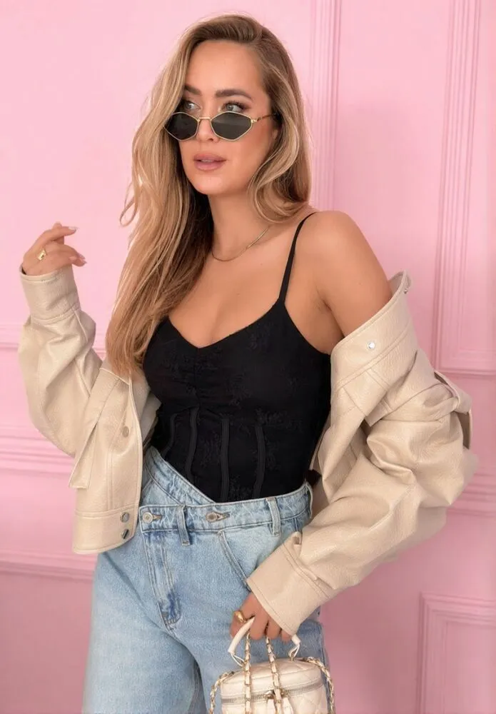 Calyra top črn